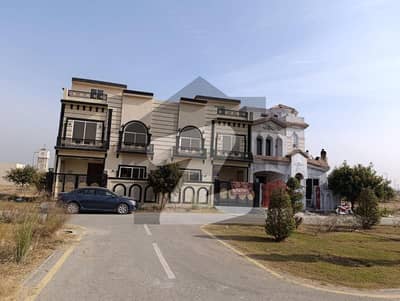 نیو میٹرو سٹی سیکٹر 1 - اوورسیز ایگزیکٹو بلاک نیو میٹرو سٹی - جنرل انکلیو سیکٹر 1,نیو میٹرو سٹی,جی ٹی روڈ,سرائے عالمگیر میں 5 مرلہ رہائشی پلاٹ 23.5 لاکھ میں برائے فروخت۔