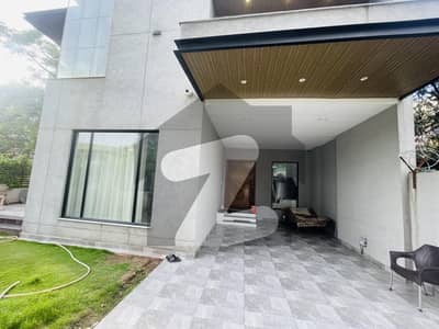 ایف ۔ 7 اسلام آباد میں 5 کمروں کا 1 کنال مکان 9.0 لاکھ میں کرایہ پر دستیاب ہے۔