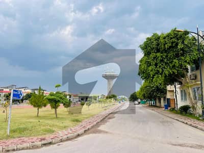 بحریہ انکلیو - سیکٹر سی 1 بحریہ انکلیو,بحریہ ٹاؤن,اسلام آباد میں 10 مرلہ رہائشی پلاٹ 1.95 کروڑ میں برائے فروخت۔