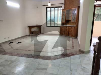 جی ۔ 11 اسلام آباد میں 3 کمروں کا 10 مرلہ مکان 2.5 لاکھ میں کرایہ پر دستیاب ہے۔