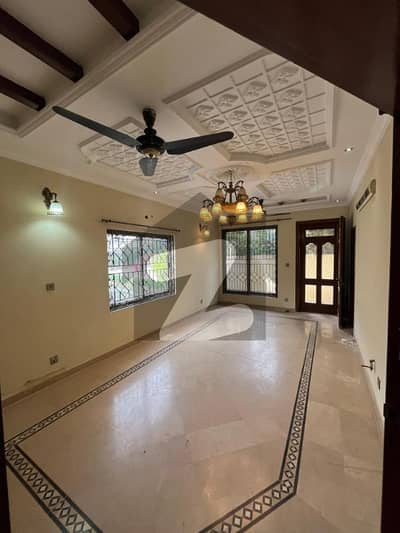 جی ۔ 13 اسلام آباد میں 3 کمروں کا 10 مرلہ زیریں پورشن 1.15 لاکھ میں کرایہ پر دستیاب ہے۔