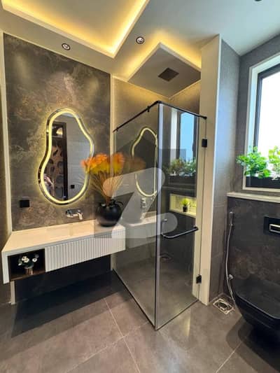 1 KANAL NOW UPPER PORTION AVAILABLE FOR RENT IS PRIME LOCATION FOR LIVING IN LAKE CITY MEADOWS PHASE 1 BLOCK-D LAHORE GAS AVAILABLE. SEPARATE INTERES 2 CAR PARKING SPACE.