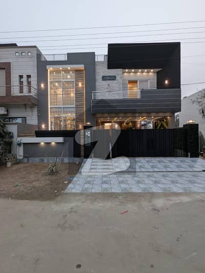 طارق گارڈنز لاہور میں 6 کمروں کا 10 مرلہ مکان 3.9 کروڑ میں برائے فروخت۔