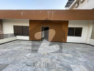 ایف ۔ 6 اسلام آباد میں 4 کمروں کا 18 مرلہ مکان 5.0 لاکھ میں کرایہ پر دستیاب ہے۔