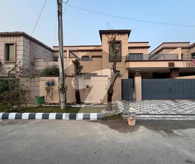 عسکری 11 ۔ سیکٹر اے عسکری 11,عسکری,لاہور میں 4 کمروں کا 12 مرلہ مکان 5.7 کروڑ میں برائے فروخت۔ عسکری 11 ۔ سیکٹر اے عسکری 11,عسکری,لاہور میں 4 کمروں کا 12 مرلہ مکان 5.7 کروڑ میں برائے فروخت۔