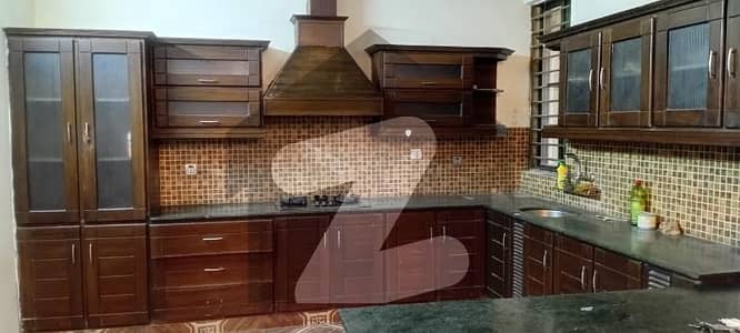 پی ڈبلیو ڈی ہاؤسنگ سوسائٹی ۔ بلاک سی پی ڈبلیو ڈی ہاؤسنگ سکیم,اسلام آباد میں 6 کمروں کا 10 مرلہ مکان 1.2 لاکھ میں کرایہ پر دستیاب ہے۔