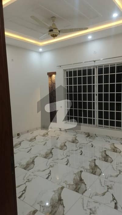 DHA PHASE 2 10 MARLA FULL HOUSE FOR RENT