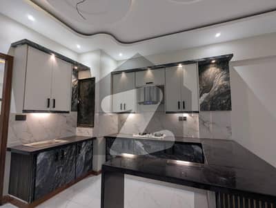 پاکستان مرچنٹ نیوی سوسائٹی سکیم 33 - سیکٹر 15-A,سکیم 33,کراچی میں 4 کمروں کا 6 مرلہ فلیٹ 70.0 ہزار میں کرایہ پر دستیاب ہے۔