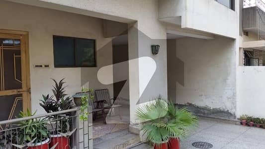 A Back Of Main 1 Kanal House Located In Allama Iqbal Town - Pak Block Is Available For Sale