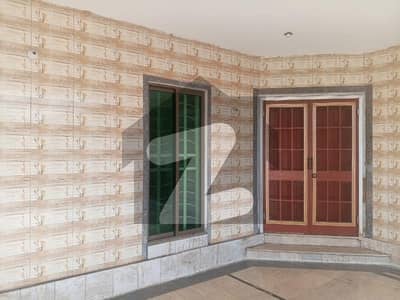 خدا بخش کالونی کینٹ,لاہور میں 5 کمروں کا 1 کنال مکان 1.95 لاکھ میں کرایہ پر دستیاب ہے۔