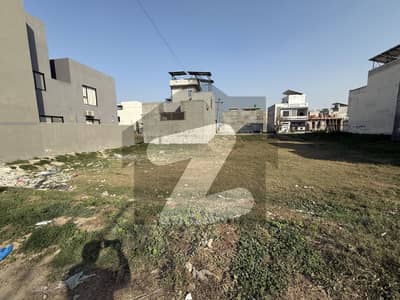 10 Marla Plot For Sale