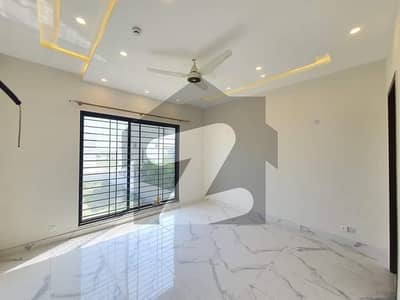 2 KANAL HOUSE IS AVAILABLE FOR RENT IN GULBERG