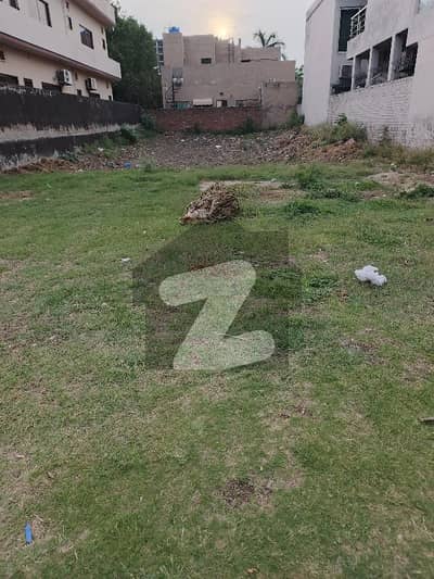 آئی ای پی انجینئرز ٹاؤن - سیکٹر بی آئی ای پی انجینئرز ٹاؤن,لاہور میں 1 کنال رہائشی پلاٹ 3.1 کروڑ میں برائے فروخت۔