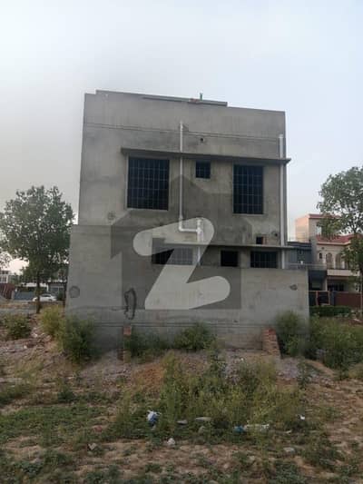 KHAYBAN E AMEEN FIVE MARLA GREY STRUCTURE IS AVAILABLE FOR AALE