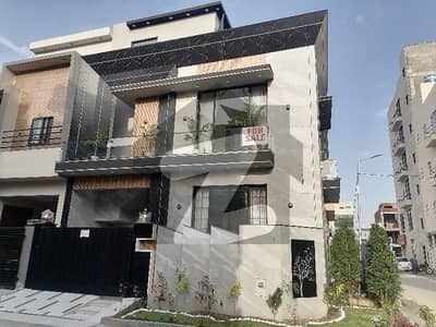 الکبیر ٹاؤن - فیز 2 الکبیر ٹاؤن,رائیونڈ روڈ,لاہور میں 4 کمروں کا 3 مرلہ مکان 1.9 کروڑ میں برائے فروخت۔