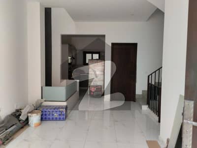 100 yd banglow for rent with basement