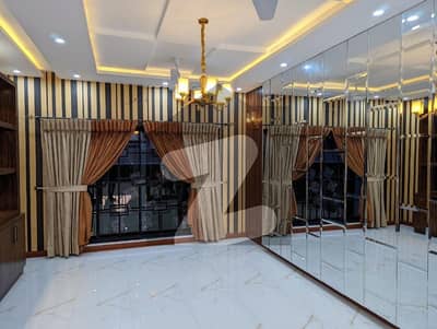 آئی ای پی انجنیئرز ٹاؤن ۔ سیکٹر اے آئی ای پی انجینئرز ٹاؤن,لاہور میں 5 کمروں کا 2 کنال مکان 4.5 لاکھ میں کرایہ پر دستیاب ہے۔