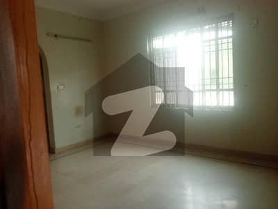 گلشنِ اقبال ٹاؤن کراچی میں 5 کمروں کا 10 مرلہ مکان 6.2 کروڑ میں برائے فروخت۔