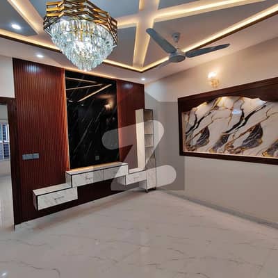 جناح گارڈنز ایف ای سی ایچ ایس,اسلام آباد میں 4 کمروں کا 8 مرلہ مکان 3.75 کروڑ میں برائے فروخت۔