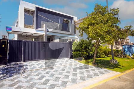 ڈی ایچ اے فیز 7 ڈیفنس (ڈی ایچ اے),لاہور میں 5 کمروں کا 1 کنال مکان 3.6 لاکھ میں کرایہ پر دستیاب ہے۔