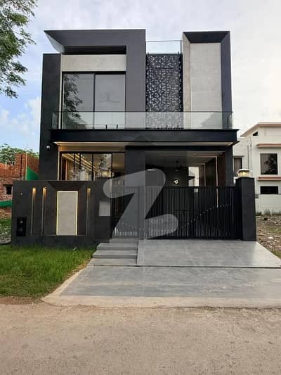 ڈی ایچ اے 11 رہبر فیز 2 ڈی ایچ اے 11 رہبر,لاہور میں 3 کمروں کا 5 مرلہ مکان 3.0 کروڑ میں برائے فروخت۔ ڈی ایچ اے 11 رہبر فیز 2 ڈی ایچ اے 11 رہبر,لاہور میں 3 کمروں کا 5 مرلہ مکان 3.0 کروڑ میں برائے فروخت۔