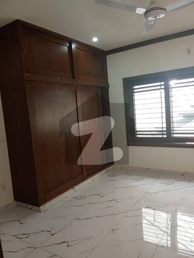 DEFENCE 500 YARDS BRAND NEW BASEMENT PORTION FOR RENT