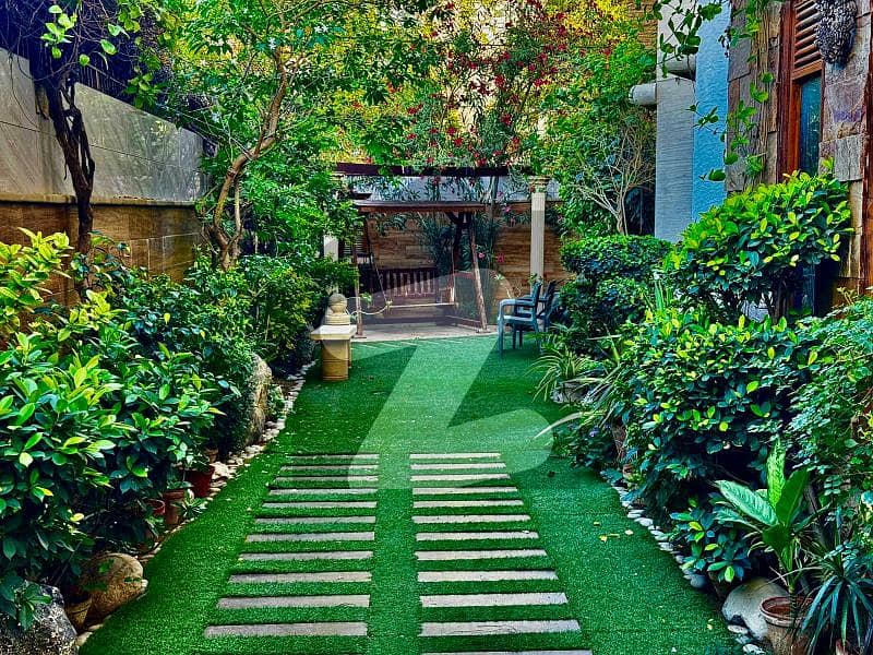 DEFENCE 300 YARDS BUNGALOW FOR SALE DEFENCE 300 YARDS BUNGALOW FOR SALE