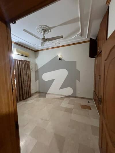 ڈی ۔ 12 اسلام آباد میں 3 کمروں کا 4 مرلہ مکان 1.1 لاکھ میں کرایہ پر دستیاب ہے۔