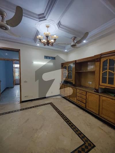 جی ۔ 10/2 جی ۔ 10,اسلام آباد میں 3 کمروں کا 9 مرلہ بالائی پورشن 1.1 لاکھ میں کرایہ پر دستیاب ہے۔