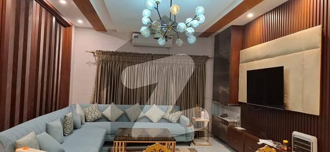 Spacious 1 Kanal "Green Home" for Sale Valencia Town, Lahore