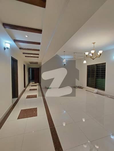 3bed beautiful apartment for sale in Askari 11