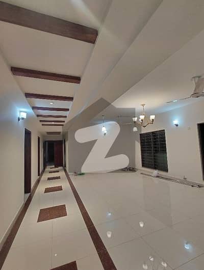 عسکری 11 ۔ سیکٹر بی عسکری 11,عسکری,لاہور میں 3 کمروں کا 10 مرلہ فلیٹ 1.35 لاکھ میں کرایہ پر دستیاب ہے۔