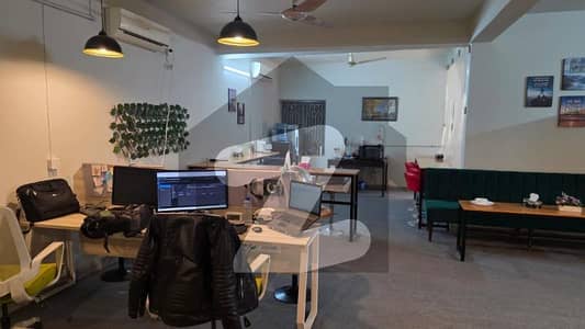 Property Links Offers A 2500 Sqft 1st Floor Commercial Space In I-10, Ideal For Corporate Offices And Professional Setups.