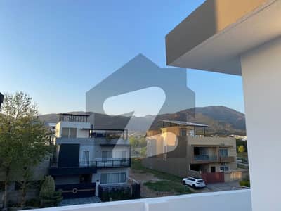 DOUBLE UNIT FULL HOUSE , WIDE STREET, PRIME LOCATION ELEGANT DESIGN, EXCELLENT WOOD WORK, TILE FLOORINGS 4 BED, 4 BATH , DINNING, TWO KITCHENS, SERVANT CAR PARKING, WATER BOORING, GAS INSTALLED &Amp; TWO