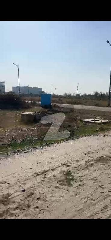 1Kanal Possession Plot 60'Road Prime Location For Sale