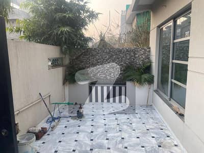 پاک عرب ہاؤسنگ سوسائٹی فیز 1 پاک عرب ہاؤسنگ سوسائٹی,لاہور میں 5 کمروں کا 10 مرلہ مکان 1.5 لاکھ میں کرایہ پر دستیاب ہے۔