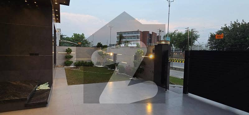 A Masterpiece of Design. A Miracle of Value A Masterpiece of Design. A Miracle of Value