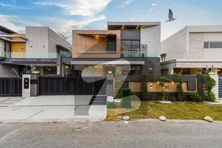 1 Kanal Top Quality Build Luxurious Beautiful Modern Design Villa With Basement For Sale In DHA Lahore Phase 6 Near Park And Raya Golf Club
