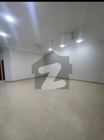 BEAUTIFUL LOCATION UPPER PORTION FOR RENT