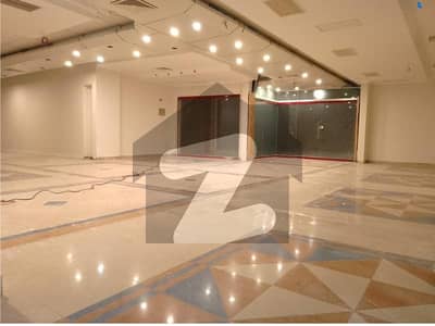 مین بلیوارڈ گلبرگ گلبرگ,لاہور میں 6 مرلہ Studio دفتر 1.5 لاکھ میں کرایہ پر دستیاب ہے۔