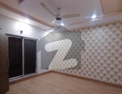 Get In Touch Now To Get An Office Fully Furnished Of Rent In Siddique Trade Center