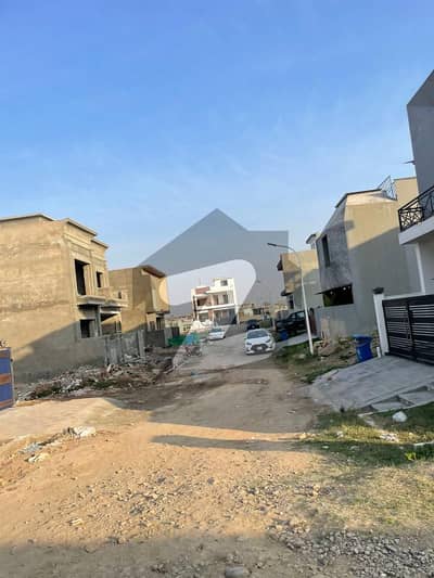 گلبرگ ریزیڈنشیا - بلاک پی گلبرگ ریزیڈنشیا,گلبرگ,اسلام آباد میں 8 مرلہ رہائشی پلاٹ 50.0 لاکھ میں برائے فروخت۔