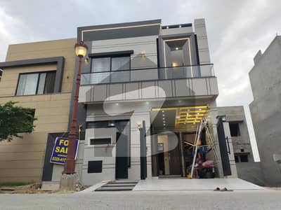 لیک سٹی۔ سیکٹر ایم 7 ۔ بلاک سی 1 لیک سٹی ۔ سیکٹرایم ۔ 7,لیک سٹی,رائیونڈ روڈ,لاہور میں 4 کمروں کا 5 مرلہ مکان 3.35 کروڑ میں برائے فروخت۔