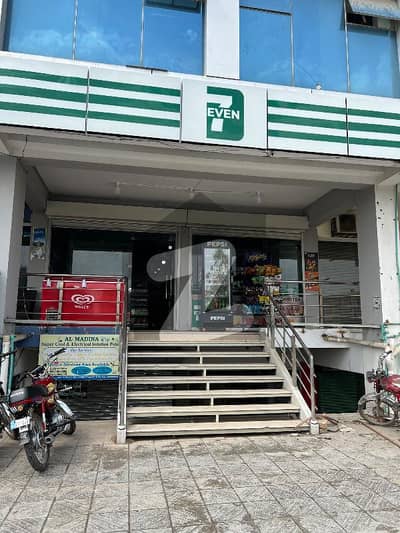 ڈی ۔ 12 مرکز ڈی ۔ 12,اسلام آباد میں 2 کمروں کا 3 مرلہ دکان 3.0 لاکھ میں کرایہ پر دستیاب ہے۔