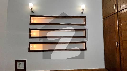 جی ۔ 13 اسلام آباد میں 2 کمروں کا 4 مرلہ زیریں پورشن 52.0 ہزار میں کرایہ پر دستیاب ہے۔