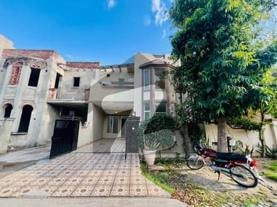 5 Marla Renovated Eden House Available For Sale In Lake City