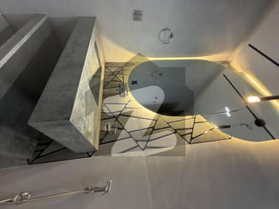 بش ایگزیکٹو ولاز ملتان میں 4 کمروں کا 5 مرلہ مکان 1.85 کروڑ میں برائے فروخت۔