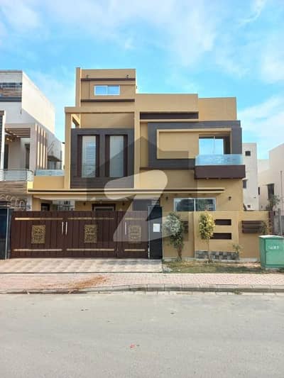 بحریہ ٹاؤن - اوورسیزبی بحریہ ٹاؤن اوورسیز انکلیو,بحریہ ٹاؤن,لاہور میں 5 کمروں کا 10 مرلہ مکان 3.95 کروڑ میں برائے فروخت۔