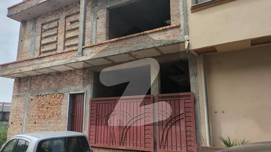 غوری گارڈن غوری ٹاؤن,اسلام آباد میں 4 کمروں کا 6 مرلہ مکان 2.15 کروڑ میں برائے فروخت۔