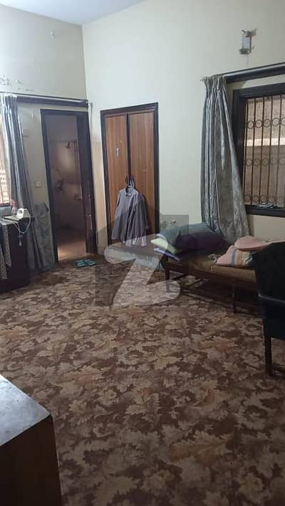 گلستانِِ جوہر ۔ بلاک 7 گلستانِ جوہر,کراچی میں 4 کمروں کا 10 مرلہ مکان 4.5 کروڑ میں برائے فروخت۔